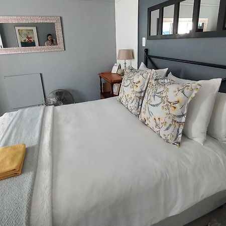 Peony Luxury Room With Wifi And Own Entrance Stellenbosch Luaran gambar
